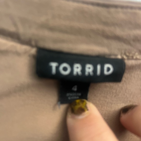 Torrid Size 4 Beige Half Button 3-4 Sleeve Blouse - Picture 4 of 4